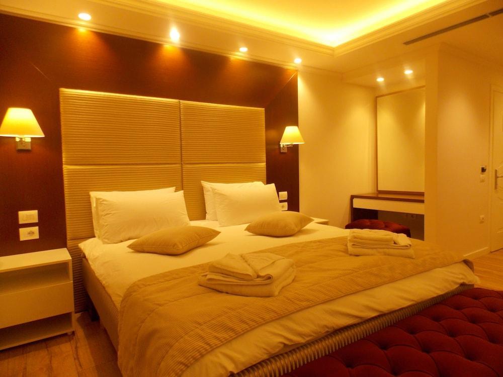 Hotel Queen Selitë e Vogël Екстериор снимка
