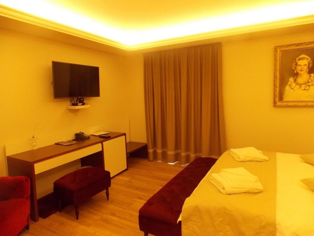 Hotel Queen Selitë e Vogël Екстериор снимка