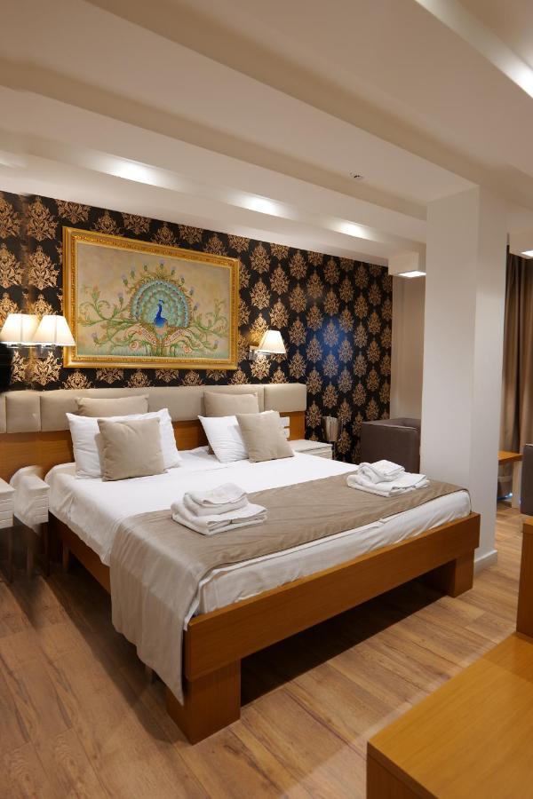Hotel Queen Selitë e Vogël Екстериор снимка