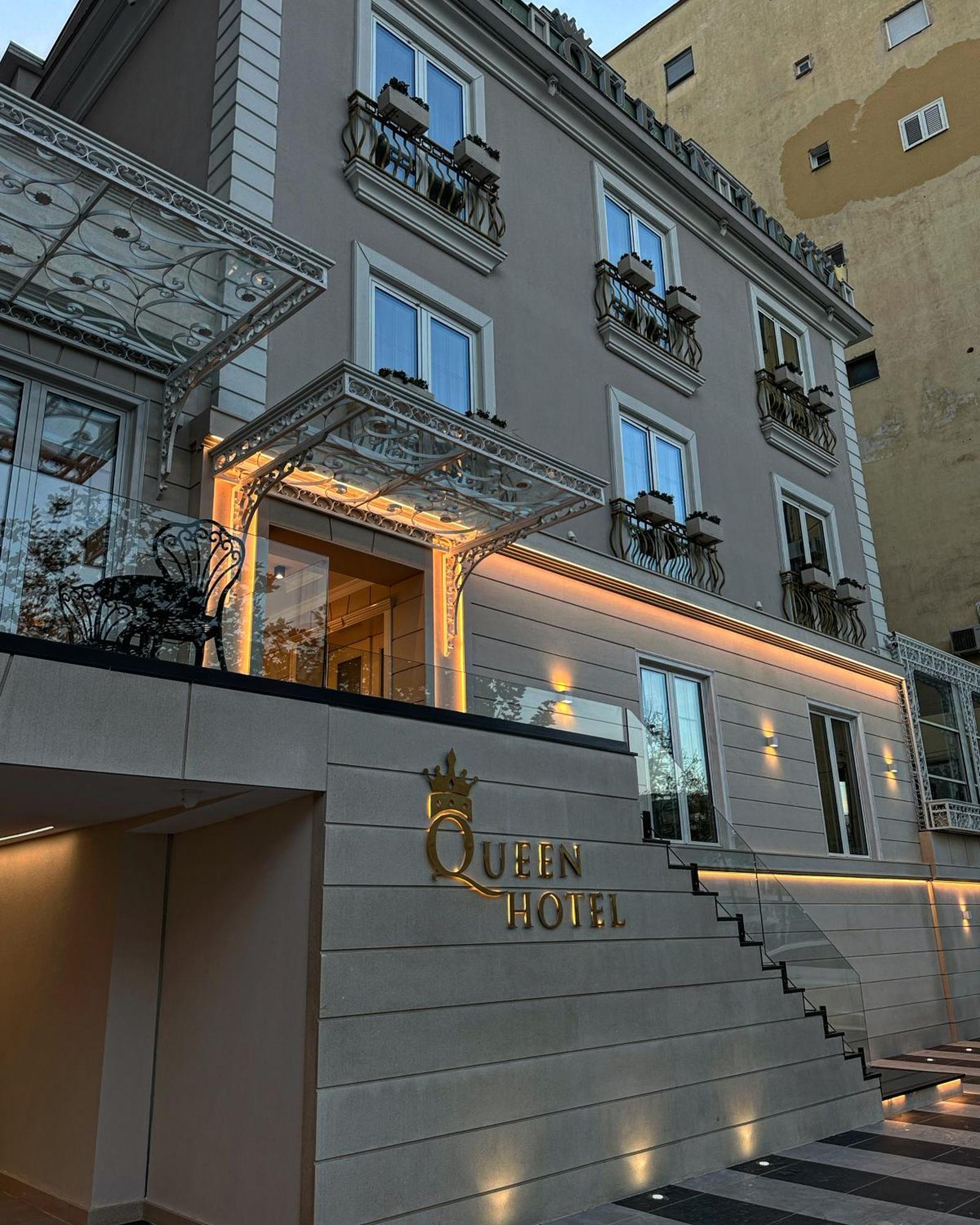 Hotel Queen Selitë e Vogël Екстериор снимка