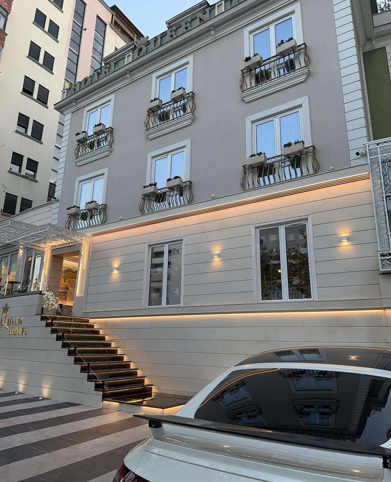 Hotel Queen Selitë e Vogël Екстериор снимка