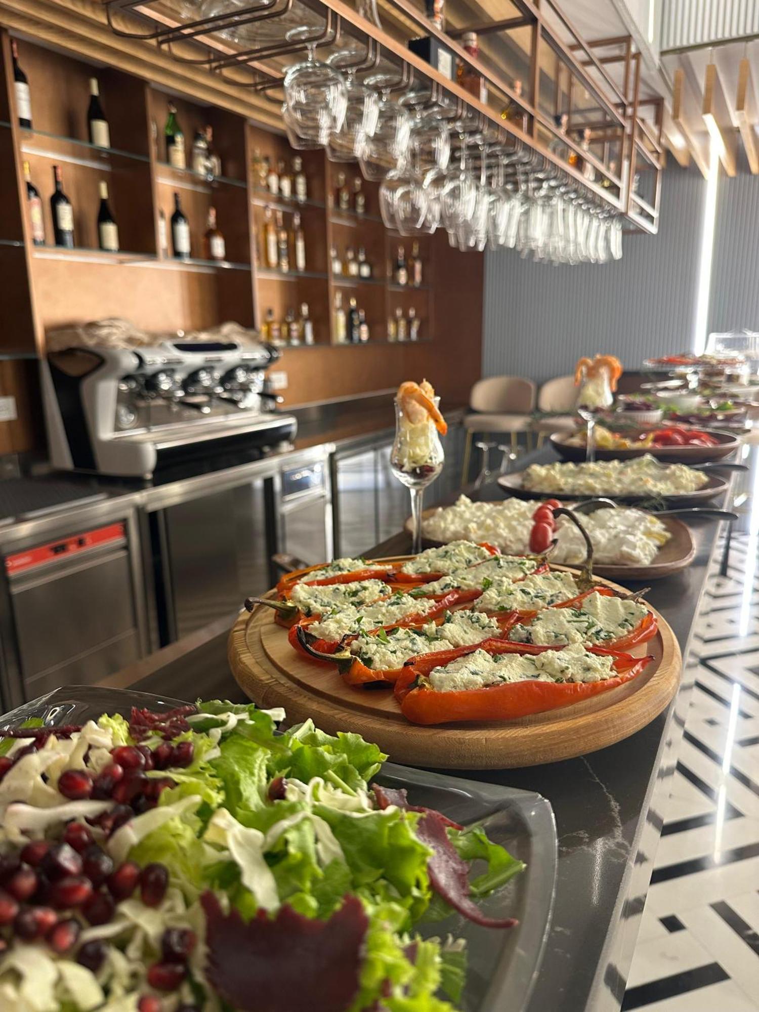 Hotel Queen Selitë e Vogël Екстериор снимка