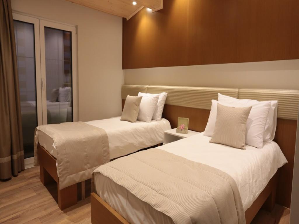 Hotel Queen Selitë e Vogël Екстериор снимка