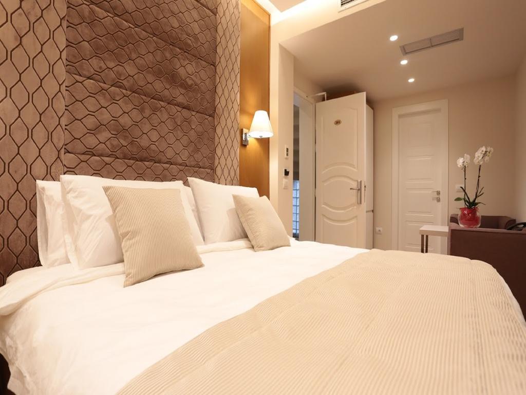 Hotel Queen Selitë e Vogël Екстериор снимка
