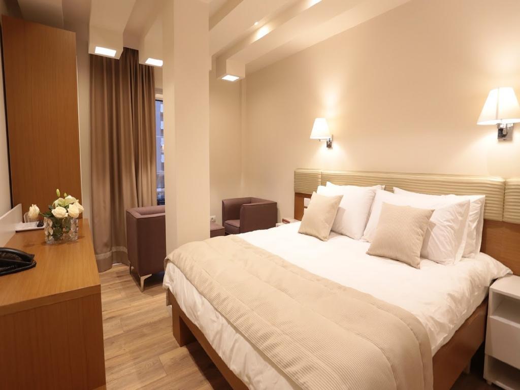 Hotel Queen Selitë e Vogël Екстериор снимка